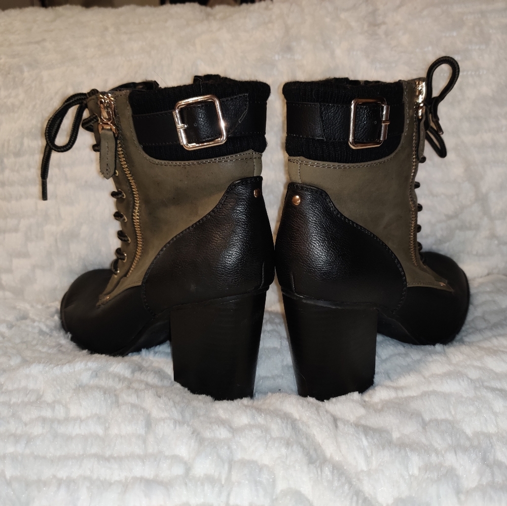 Heeled booties - Picture 3 of 5